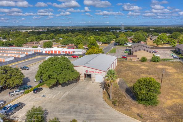 Retail For Sale: 1555 N Business Ih 35, New Braunfels, TX 78130